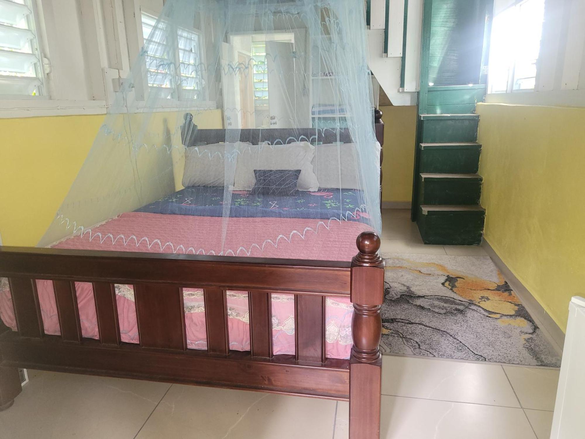 Ti Kwen Glo Cho Hotel Roseau Ngoại thất bức ảnh